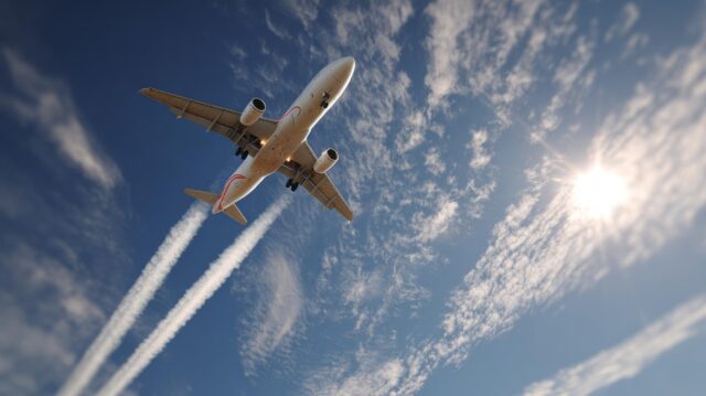 Aircraft contrails