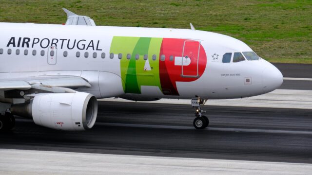 Airbus A319-112 TAP Airline, Funchal Airport, Madeira Island, Portugal