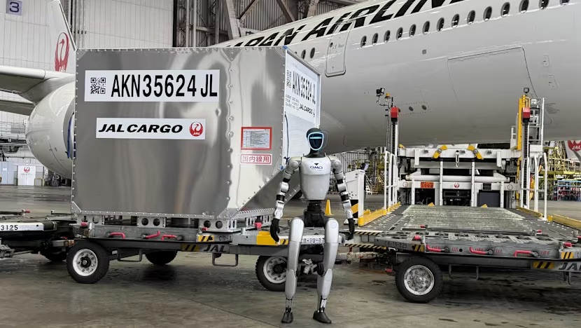 Japan Airlines humanoid robots tokyo haneda