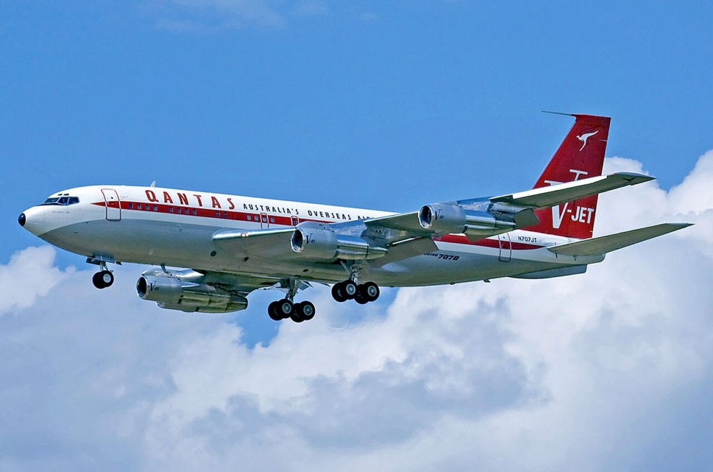 Qantas John Taavolta Boeing 707