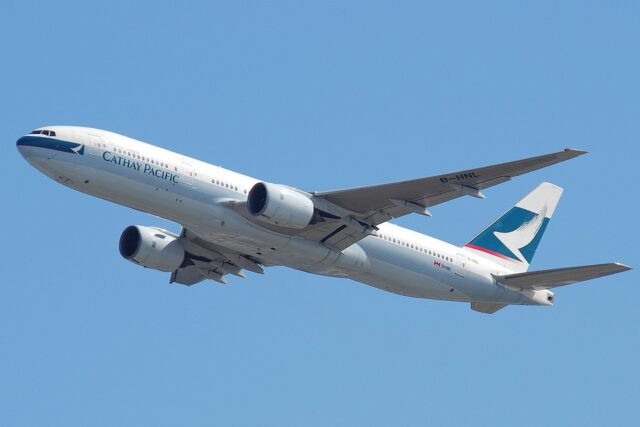 Cathay_Pacific_Boeing_777-200;_B-HNL@HKG