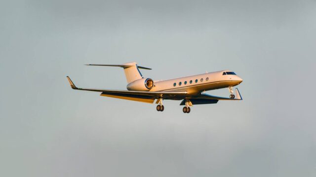 Chapman freeborn private jet