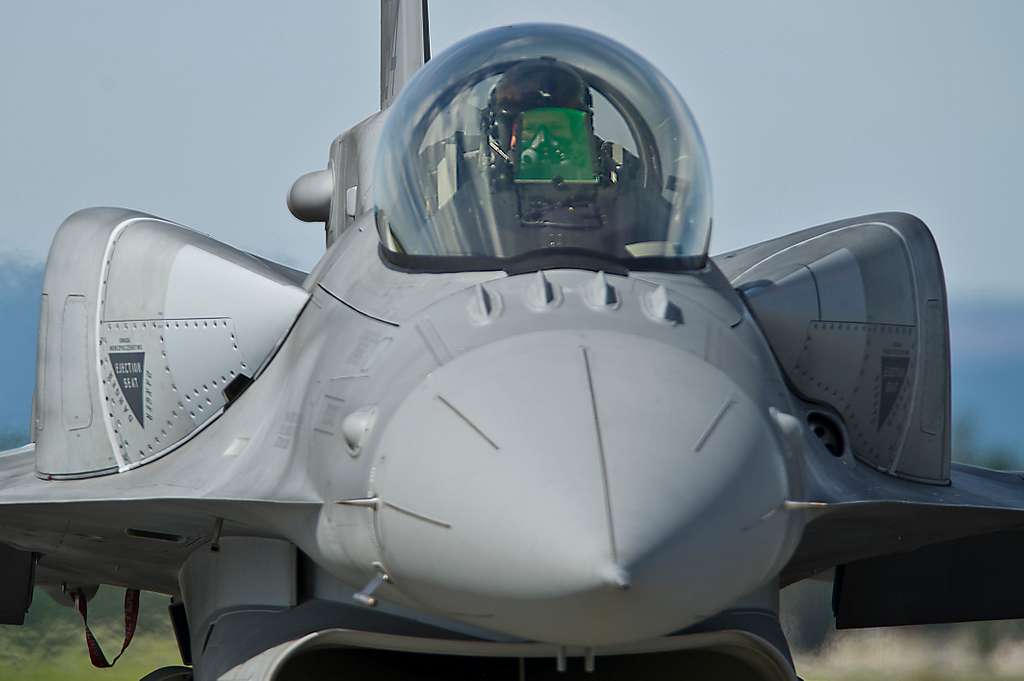 f-16 with external fuel tanks