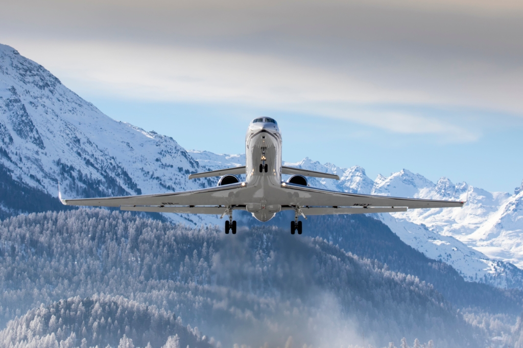 Gulfstream G550 departing St. Moritz