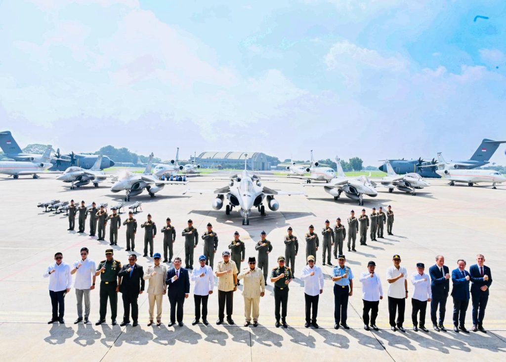 Indoesia showcase of rafales, falcons and A400M